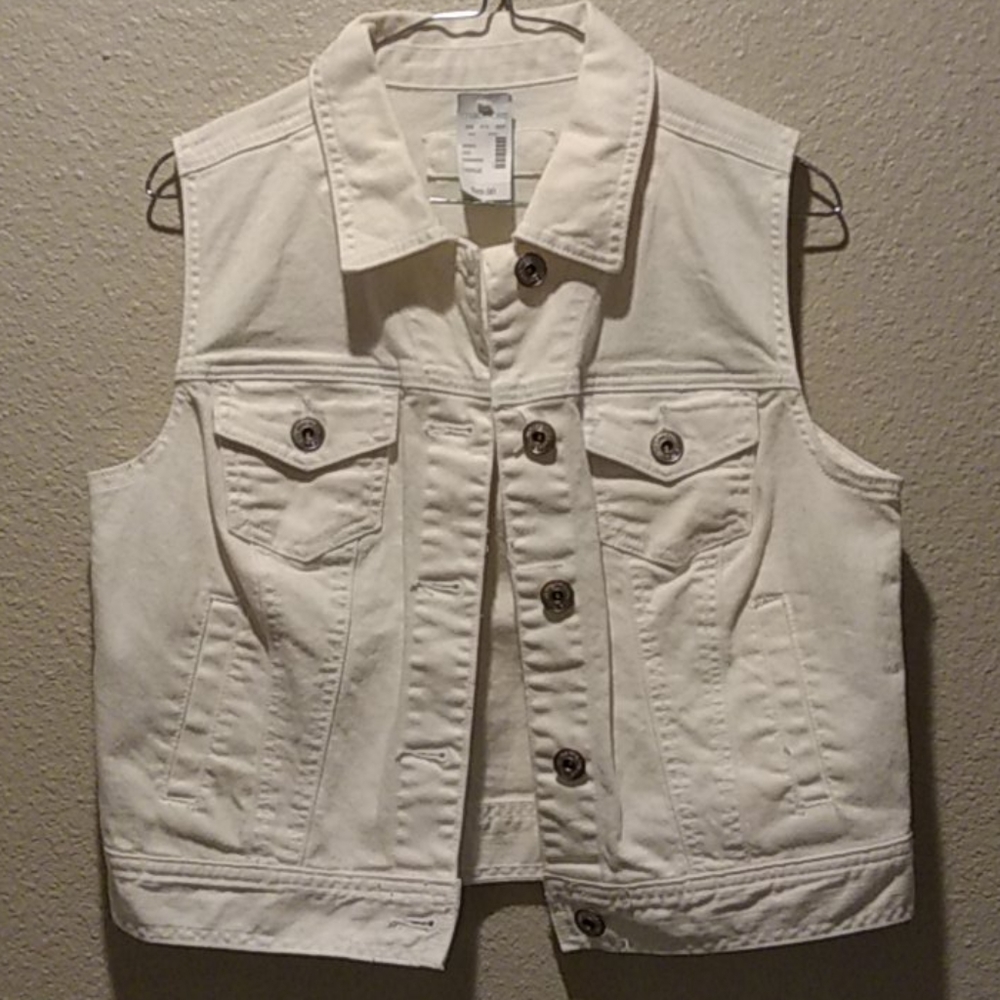 Maurices white large jean vest